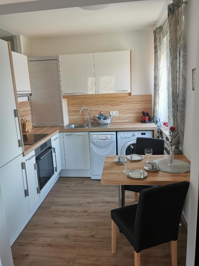 Homew4 - Rosen Appartement *